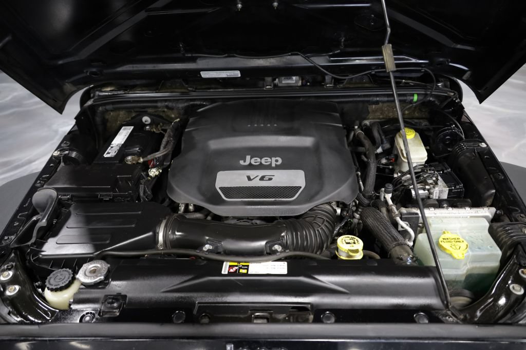Used 2014 Jeep Wrangler Unlimited Sport w/ Quick Order Package 24S AWD/4WD image 26