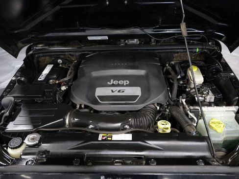 Used 2014 Jeep Wrangler Unlimited Sport w/ Quick Order Package 24S AWD/4WD image 26