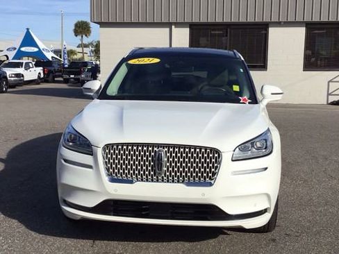 Used 2021 Lincoln Corsair Reserve w/ Equipment Group 201A image 2