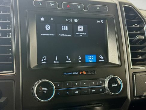 Used 2018 Ford Expedition Limited w/ Equipment Group 301A AWD/4WD image 17