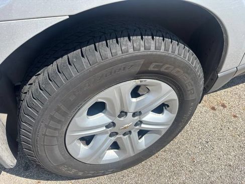 Used 2011 Chevrolet Traverse LS FWD image 18