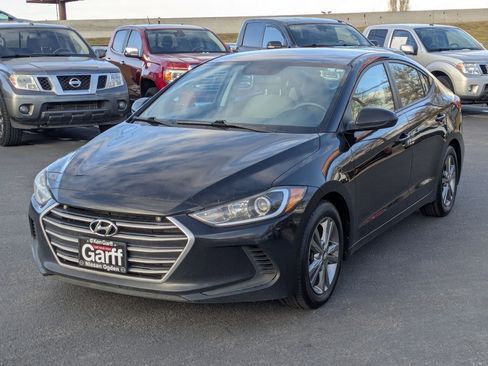 Used 2017 Hyundai Elantra SE image 10