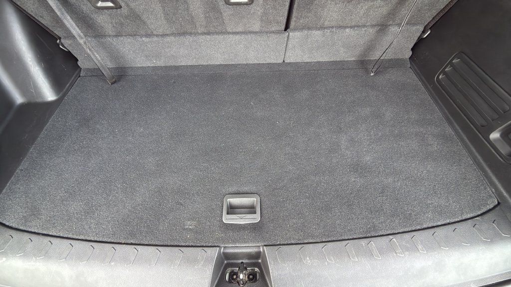 Used 2022 Chevrolet Traverse RS FWD image 12