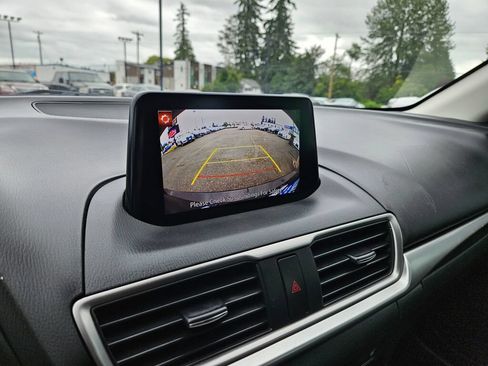 Used 2018 MAZDA MAZDA3 Touring FWD image 26