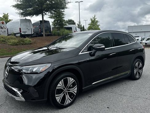 Certified 2026 Mercedes-Benz EQE 320+ SUV image 4