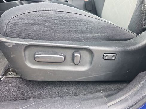 Used 2022 Toyota Tacoma TRD Off-Road w/ Technology Package image 19