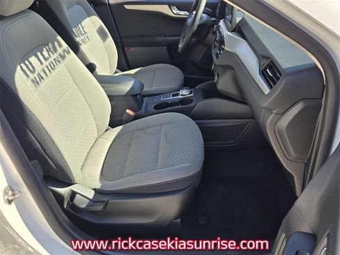 Used 2020 Ford Escape SE image 19