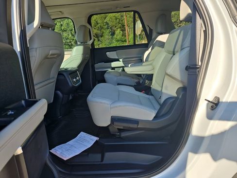 Used 2025 Ford Expedition Max Active AWD/4WD image 15