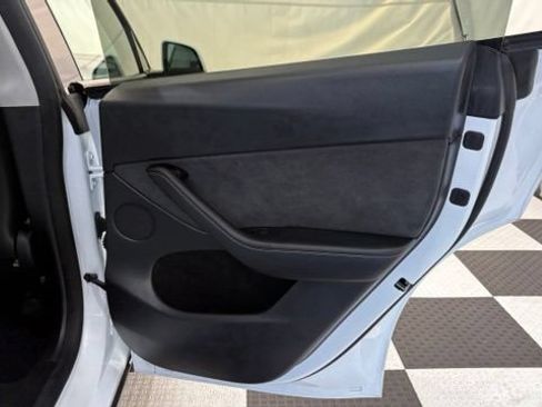 Used 2024 Tesla Model Y 2WD image 26