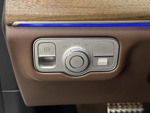 Certified 2025 Mercedes-Benz GLS 450 GLS 450 image 24