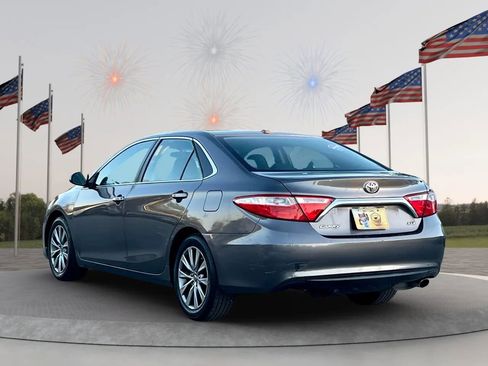 Used 2017 Toyota Camry XLE image 4