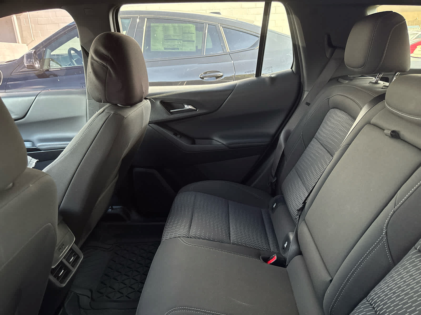 Used 2025 Chevrolet Equinox LT w/ Safety and Technology Package AWD/4WD image 9