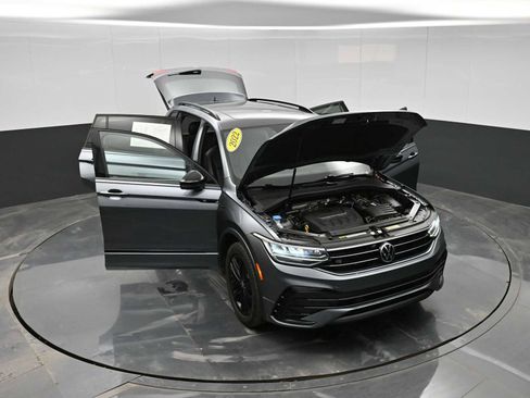 Used 2022 Volkswagen Tiguan SE R-Line image 37