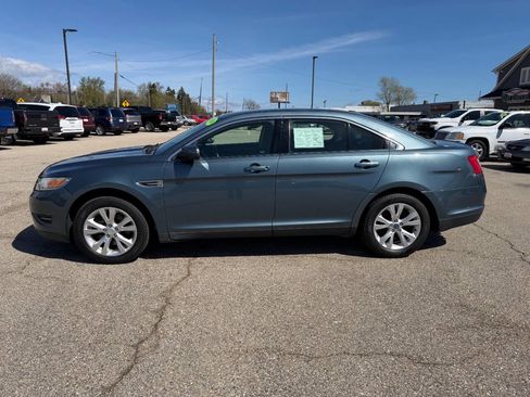 Used 2010 Ford Taurus SEL image 2