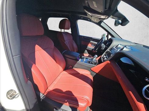 Used 2018 Bentley Bentayga Activity image 20