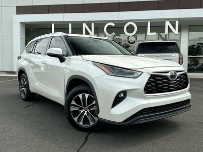 Used 2021 Toyota Highlander XLE