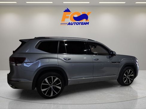 Used 2024 Volkswagen Atlas SEL Premium R-Line AWD/4WD image 4
