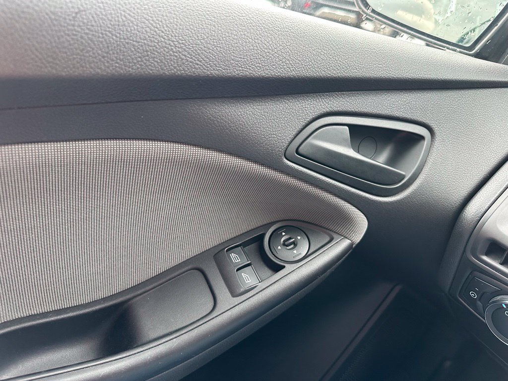 Used 2012 Ford Focus S FWD image 12