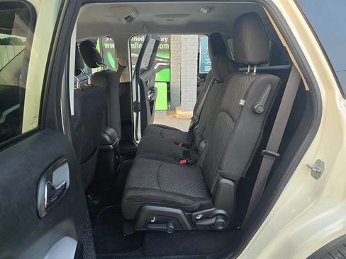 Used 2016 Dodge Journey SXT image 18