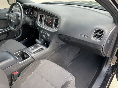 Used 2022 Dodge Charger SXT AWD/4WD image 41