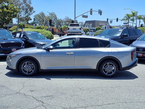 Certified 2025 Kia K4 FWD image 2