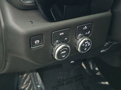New 2026 GMC Sierra 1500 Elevation image 8