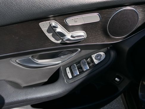 Used 2022 Mercedes-Benz GLC 300 image 15