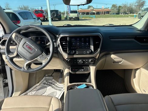 Used 2021 GMC Acadia Denali w/ Denali Technology Package image 13