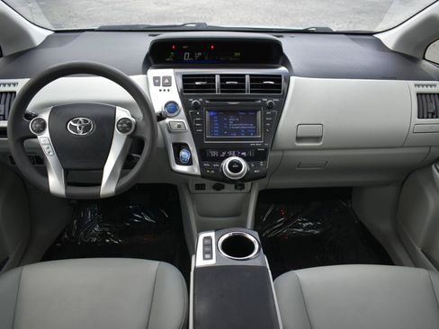 Used 2012 Toyota Prius V Five FWD image 10