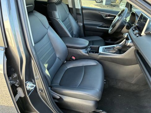 Used 2023 Toyota RAV4 XLE Premium image 35