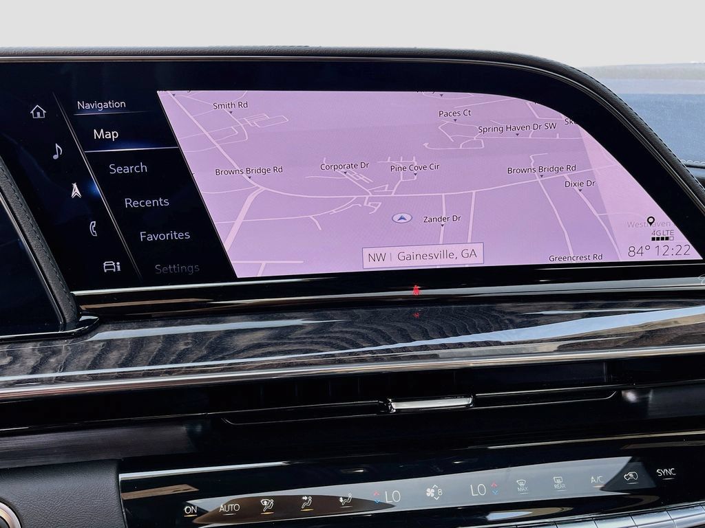Certified 2022 Cadillac Escalade Premium Luxury w/ Performance Package AWD/4WD image 24