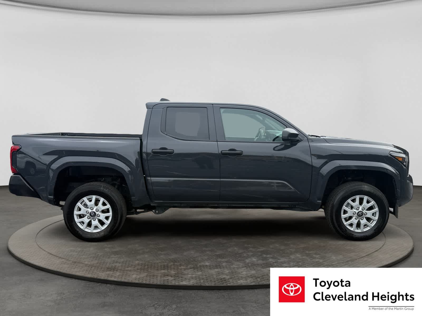 Used 2025 Toyota Tacoma SR AWD/4WD image 4