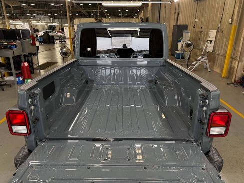 New 2026 Jeep Gladiator Sport image 18