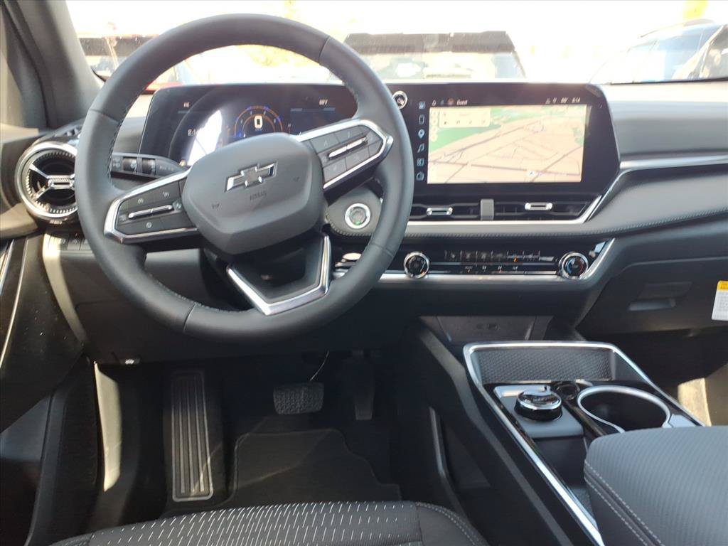 New 2027 Chevrolet Equinox LT w/ Midnight Edition FWD image 13
