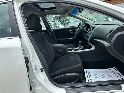 Used 2014 Nissan Altima 2.5 SV w/ Convenience Package FWD image 13