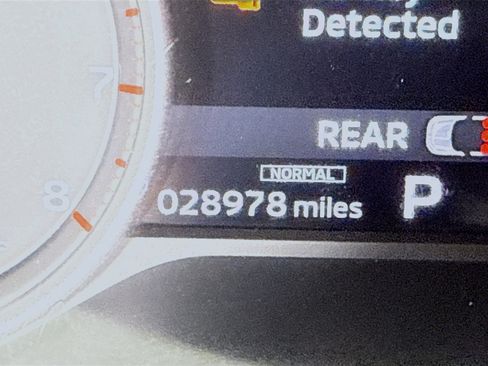 Used 2024 Mitsubishi Outlander SE Black Edition image 16