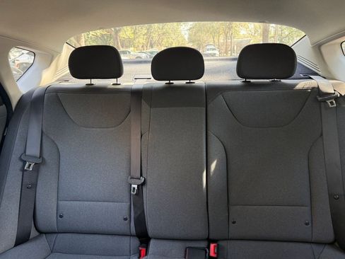 Used 2025 Kia K4 LXS image 32