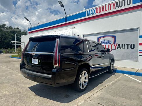 Used 2019 Cadillac Escalade ESV Luxury AWD/4WD image 32