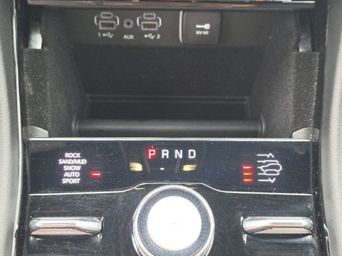 Used 2022 Jeep Grand Cherokee Overland AWD/4WD image 29