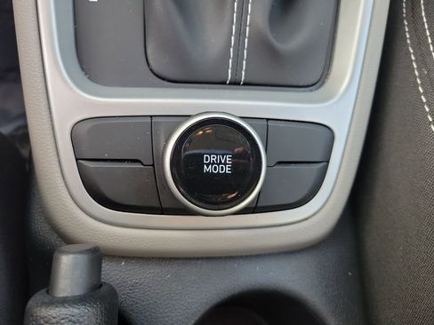 Used 2023 Hyundai Venue SEL w/ Cargo Package image 23