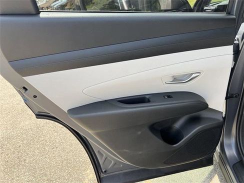 New 2025 Hyundai Tucson SEL image 13
