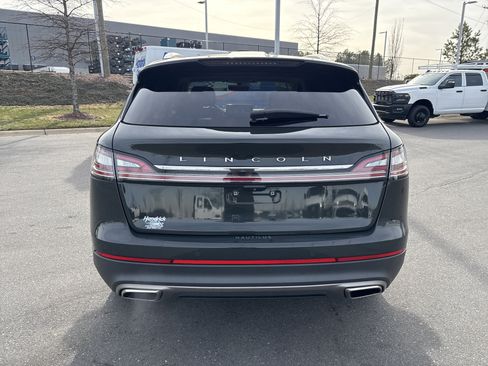 Used 2022 Lincoln Nautilus Reserve w/ Equipment Group 201A image 8