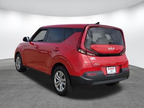 Used 2022 Kia Soul LX image 6