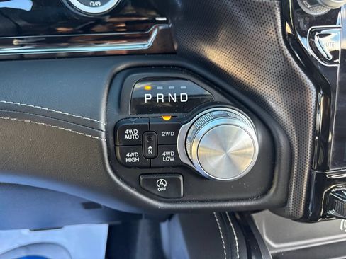 Used 2025 RAM 1500 Limited AWD/4WD image 36