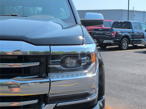Used 2018 Chevrolet Silverado 1500 High Country AWD/4WD image 12
