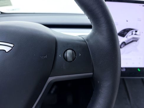 Used 2023 Tesla Model Y Long Range image 28