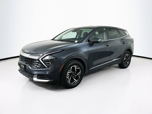 Used 2024 Kia Sportage LX image 3