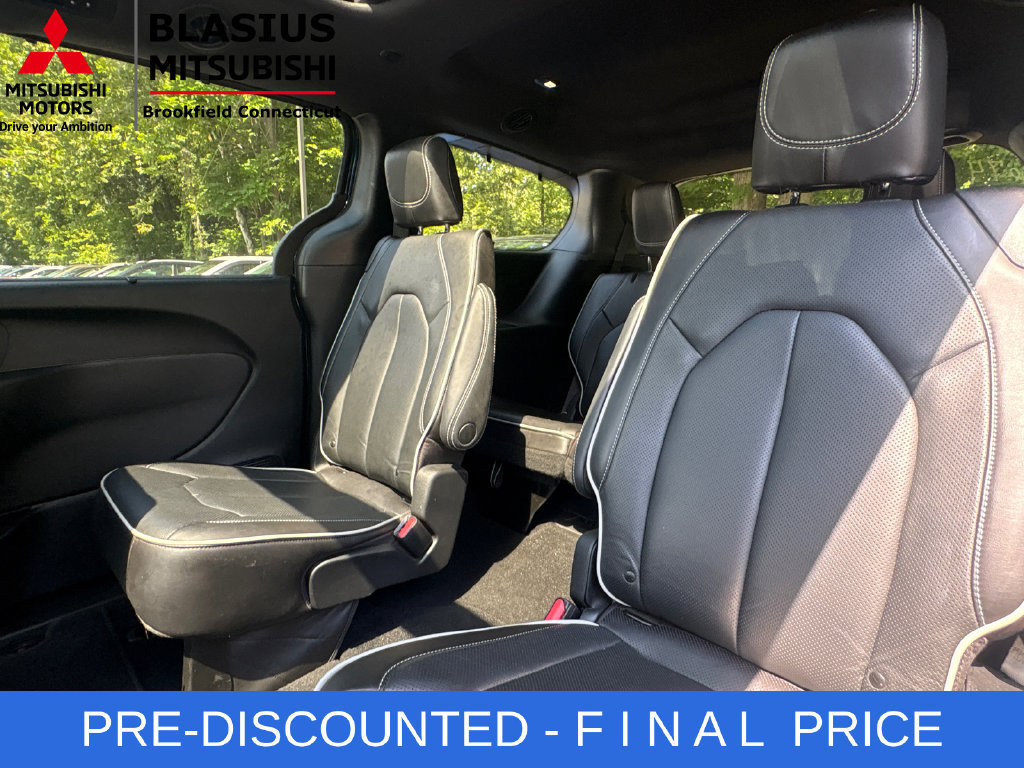 Used 2023 Chrysler Pacifica Limited w/ S Appearance Package FWD image 22