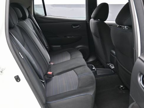 Used 2023 Nissan Leaf S image 31