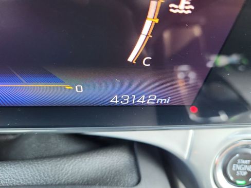 Used 2024 Chevrolet Trax LT w/ Driver Confidence Package image 23